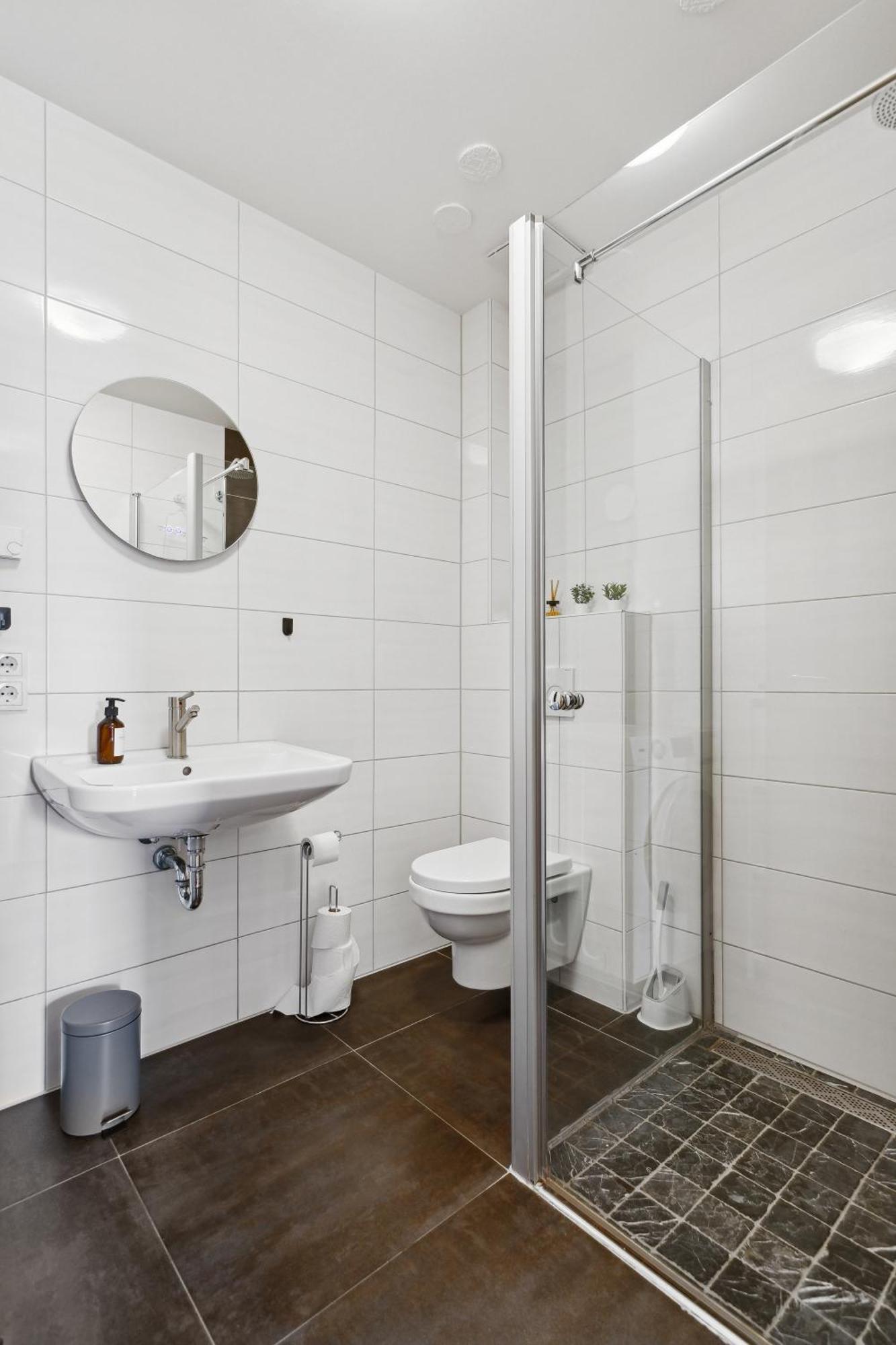 Gross, Modern, Vollausgestattet, Gemuetlich Mit Kueche Und Parkplatz Fuer Urlaub Oder Business Apartment Kettig Exterior photo