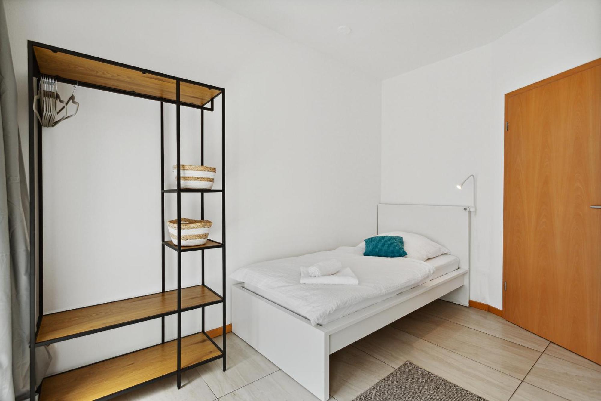 Gross, Modern, Vollausgestattet, Gemuetlich Mit Kueche Und Parkplatz Fuer Urlaub Oder Business Apartment Kettig Exterior photo