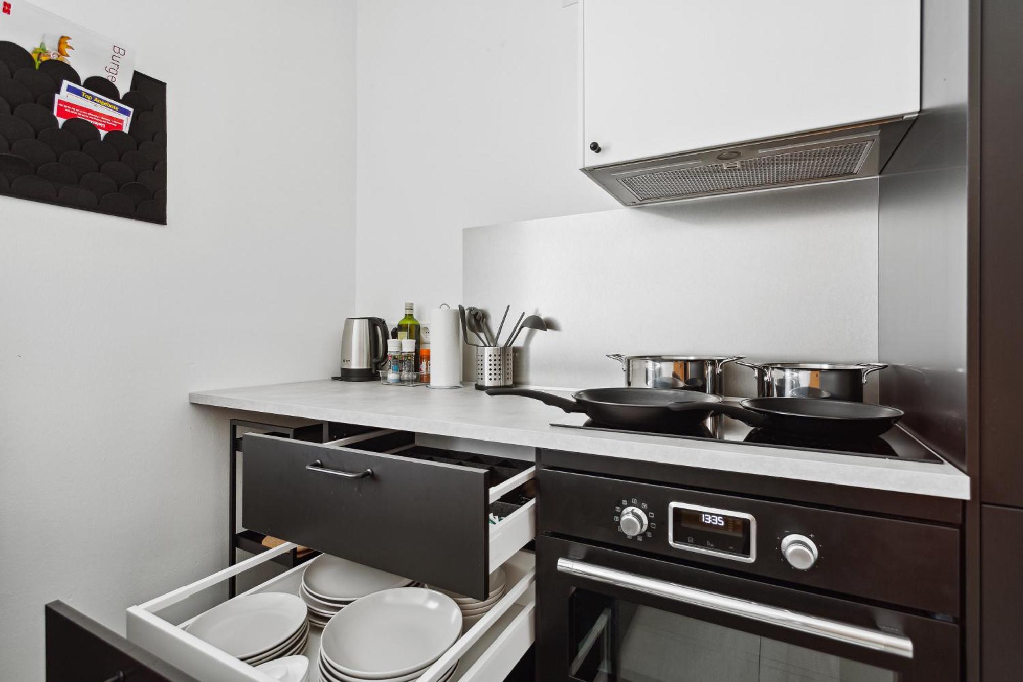 Gross, Modern, Vollausgestattet, Gemuetlich Mit Kueche Und Parkplatz Fuer Urlaub Oder Business Apartment Kettig Exterior photo